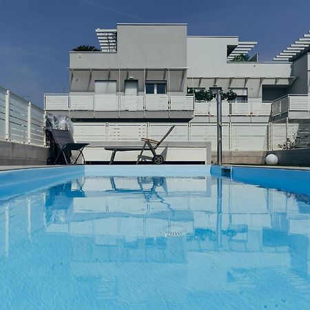 The Prince - Luxury Apartments With Pool Peschiera del Garda Exterior foto