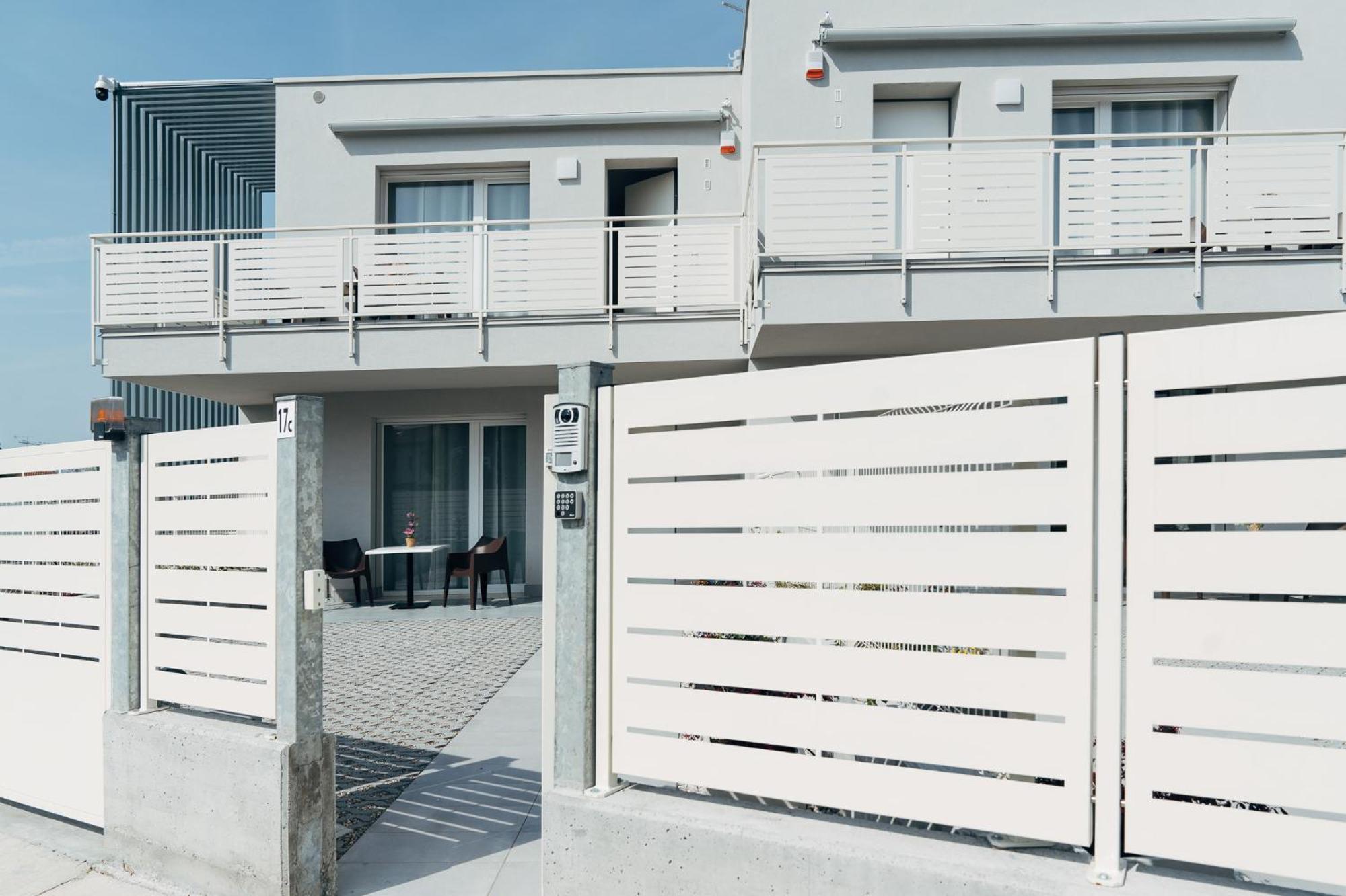 The Prince - Luxury Apartments With Pool Peschiera del Garda Exterior foto