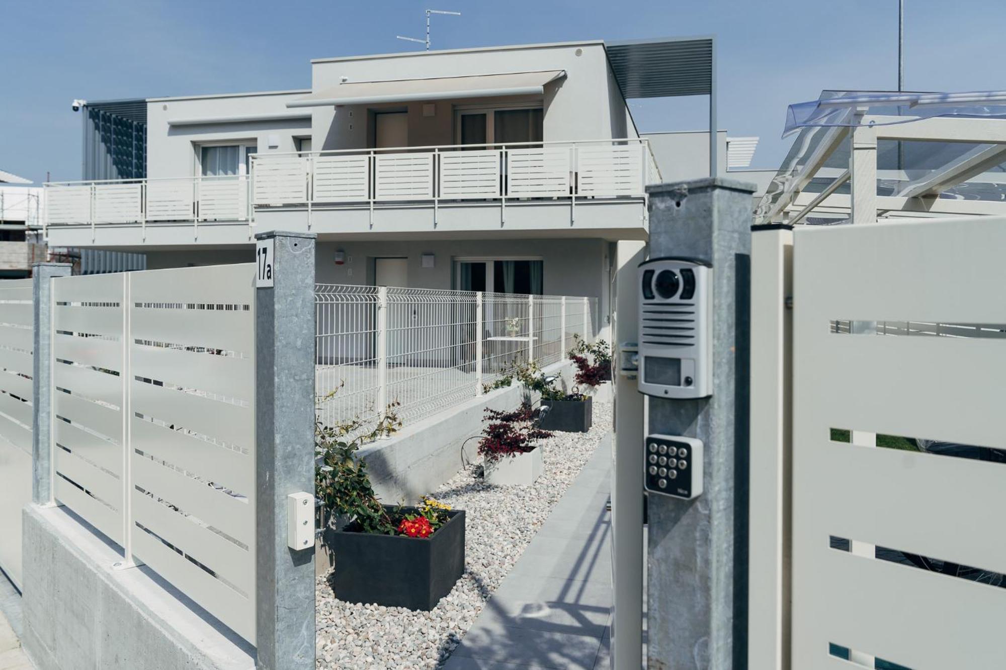 The Prince - Luxury Apartments With Pool Peschiera del Garda Exterior foto
