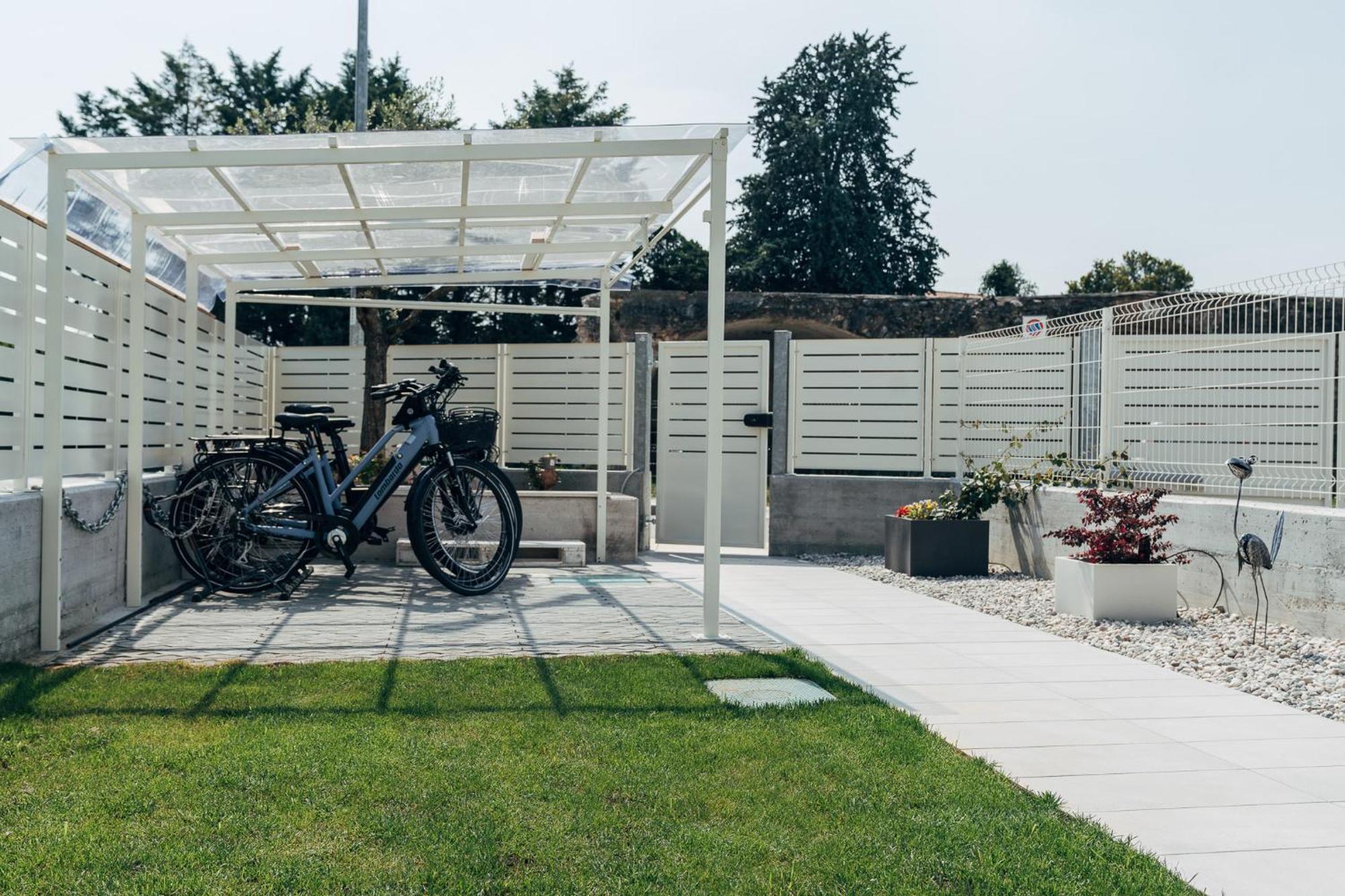 The Prince - Luxury Apartments With Pool Peschiera del Garda Exterior foto
