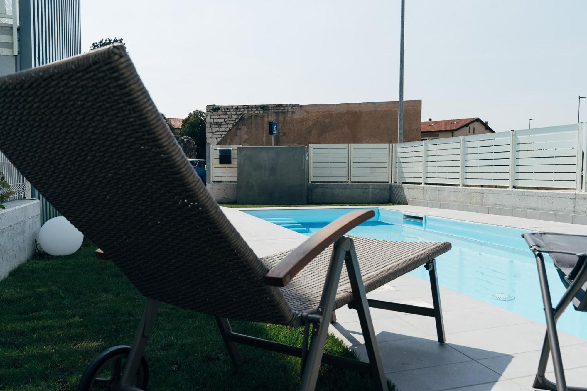 The Prince - Luxury Apartments With Pool Peschiera del Garda Exterior foto